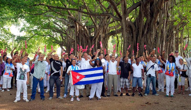 Released political prisoners march in Havana on Jan. 11, 2015. (Photo: Reuters)